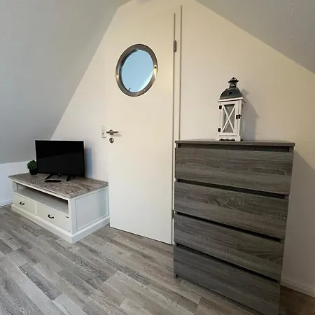 Lighthouse 7 Apartment